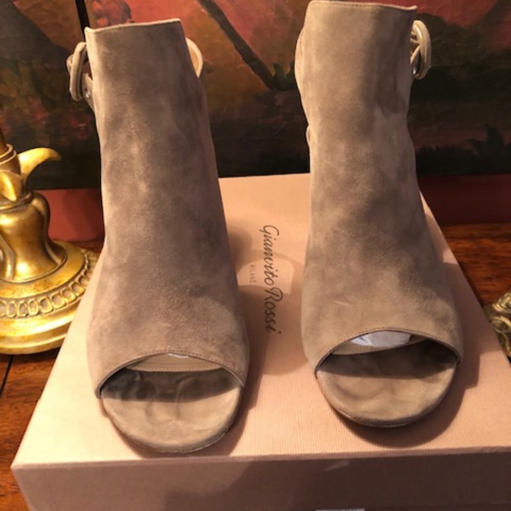 Gianvito Rossi Peep toe, ankle strap suede bootie 39